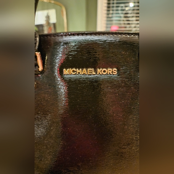 MICHAEL KHORS Selma Large Top Zip Satchel Patent Leather -Black. - Picture 11 of 14